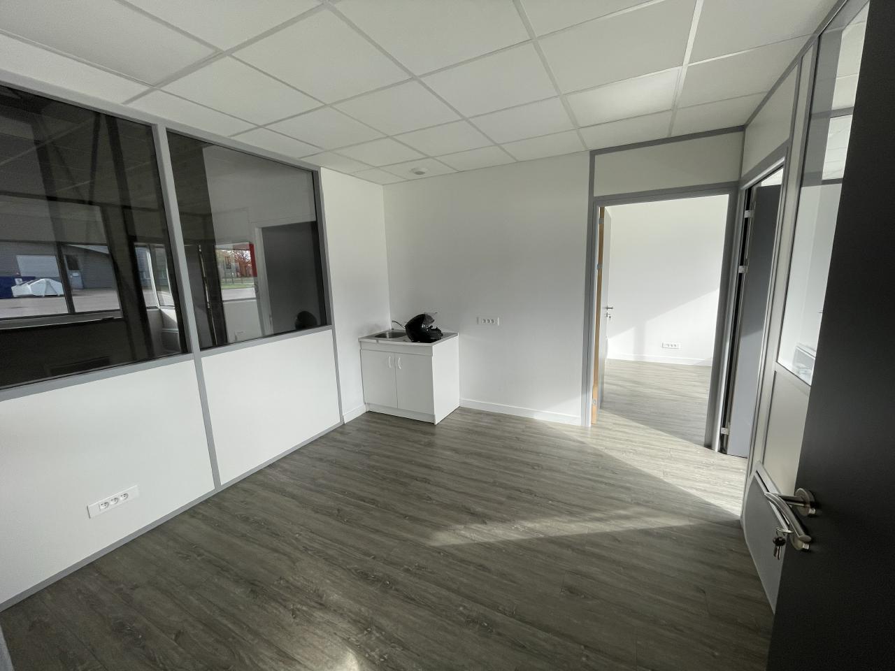 Local d'activité Saint-Priest 2711m² Location local d'activité Saint-Priest Rhône OLACT2108878 4